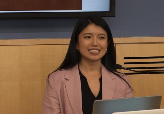 Beixi Jia speaks on the podium