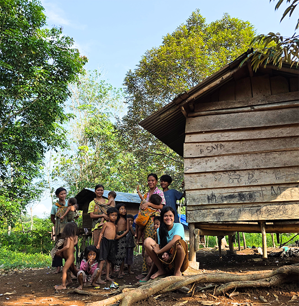 Sakonapuh in Indonesian forest